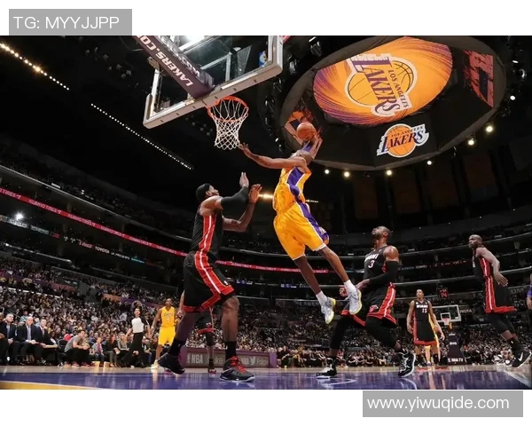 卡特与湖人拉杆对决的精彩瞬间与篮球传奇的交汇